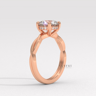 round infinity band moissanite