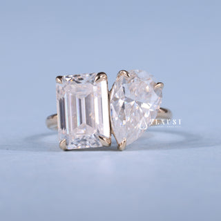 1.0CT Emerald & Pear Cut Moissanite Diamond Toi Et Moi Unique Engagement Ring