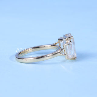 2.0CT Emerald Cut Moissanite Diamond Three Stone Engagement Rings