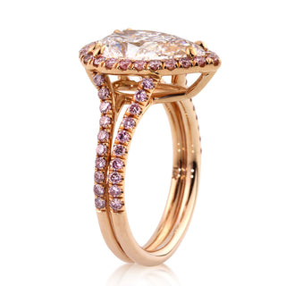 vivid pear moissanite ring
