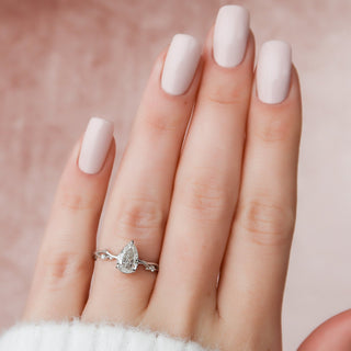 1.0CT Pear Twig Diamond Moissanite Engagement Ring
